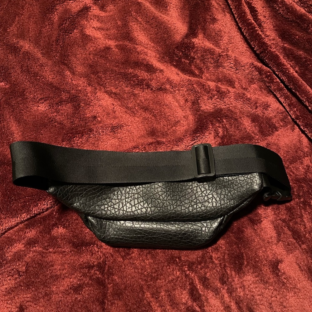 Black Fanny Pack - Picture 3 of 3